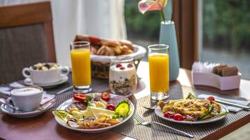 Free daily continental breakfast