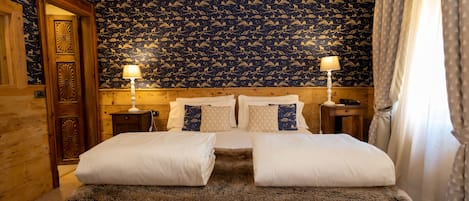 Junior Suite (SPA access) | Minibar, in-room safe, desk, blackout curtains