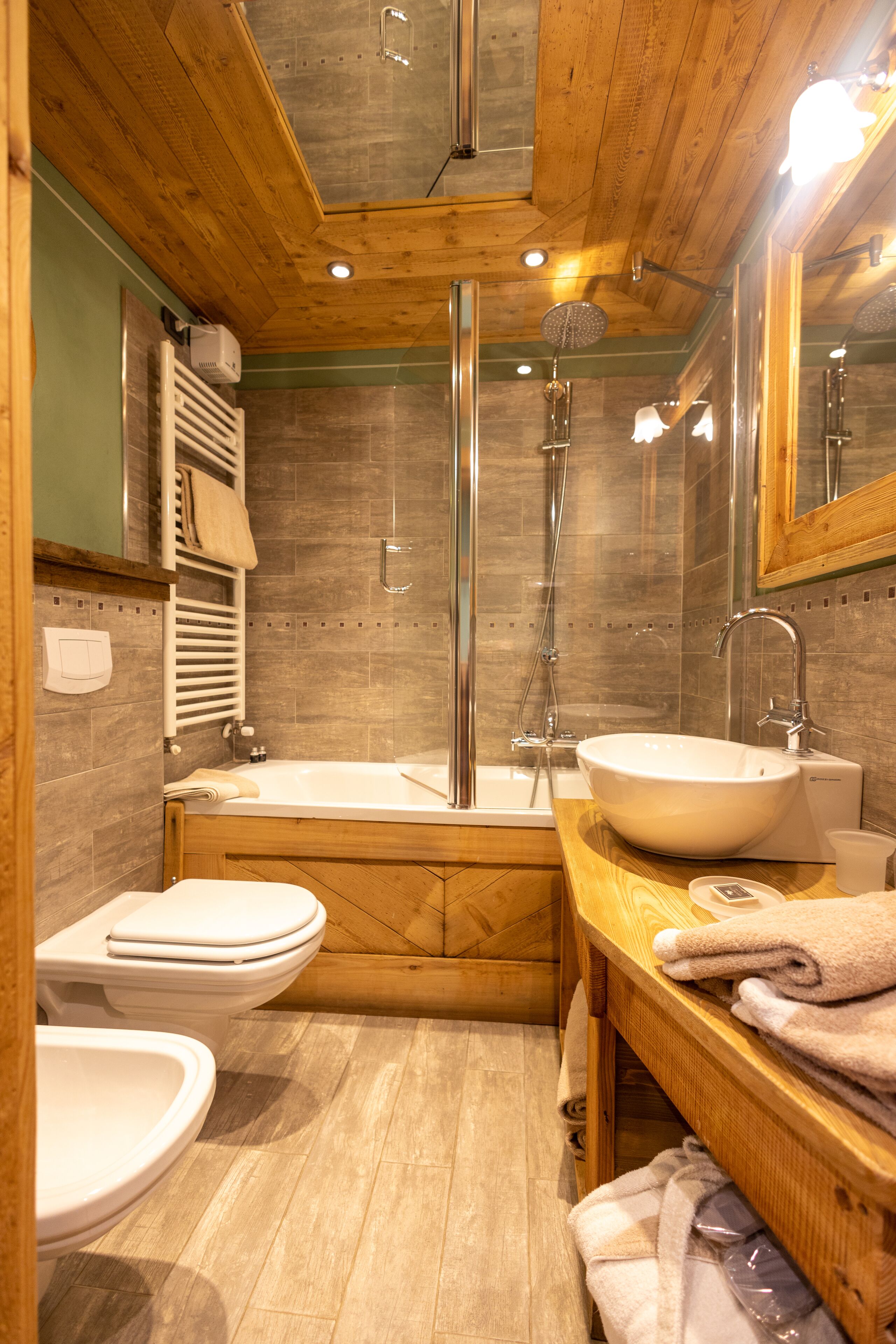 junior suite (spa access) | bathroom | free toiletries, hair dryer, bathrobes, slippers