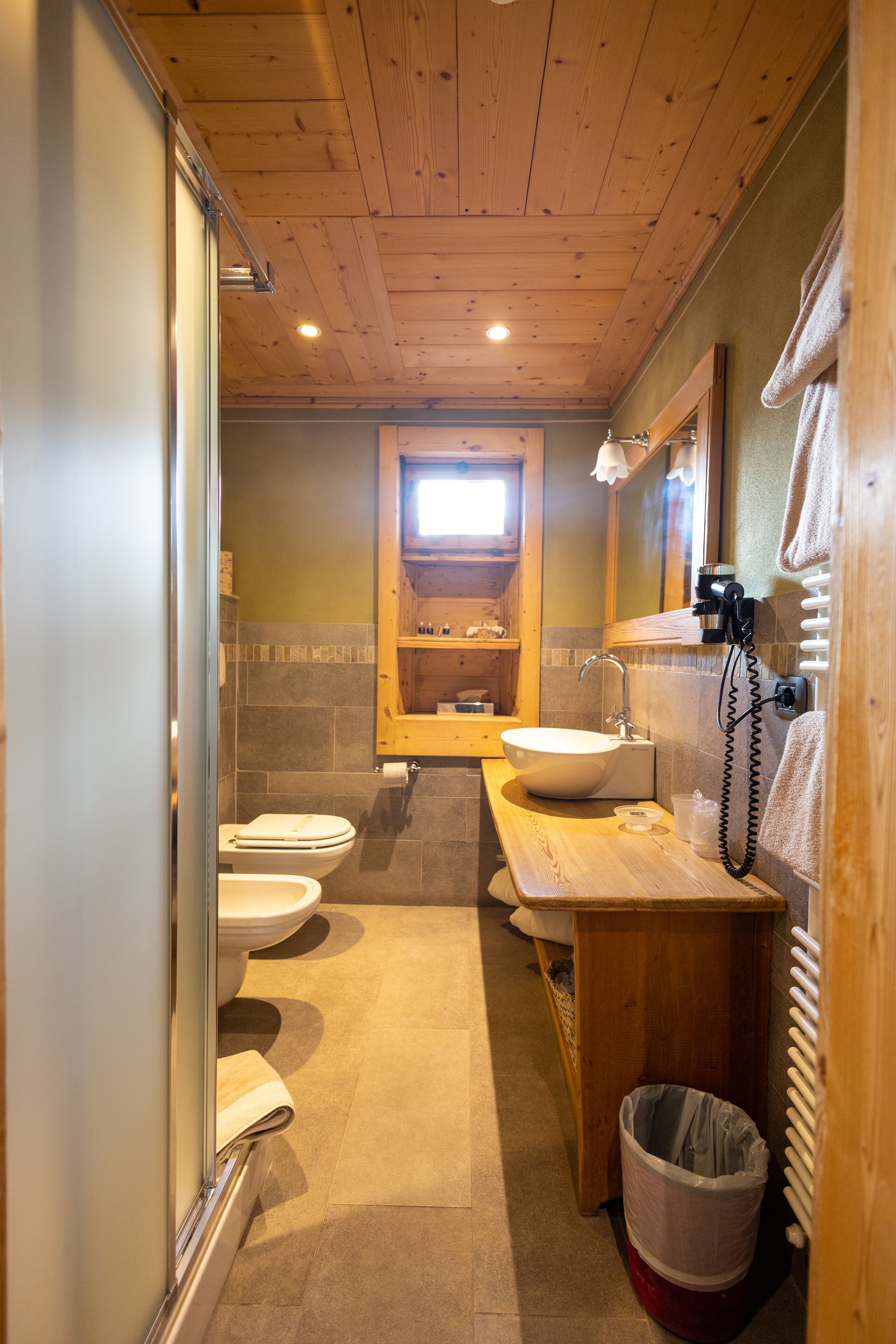 superior double room (spa access) | bathroom | free toiletries, hair dryer, bathrobes, slippers