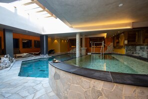 Sauna, bain à remous, soins corporels, massages des tissus profonds