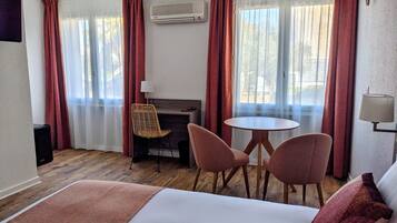 Literie de qualité supérieure, bureau, rideaux occultants, Wi-Fi gratuit