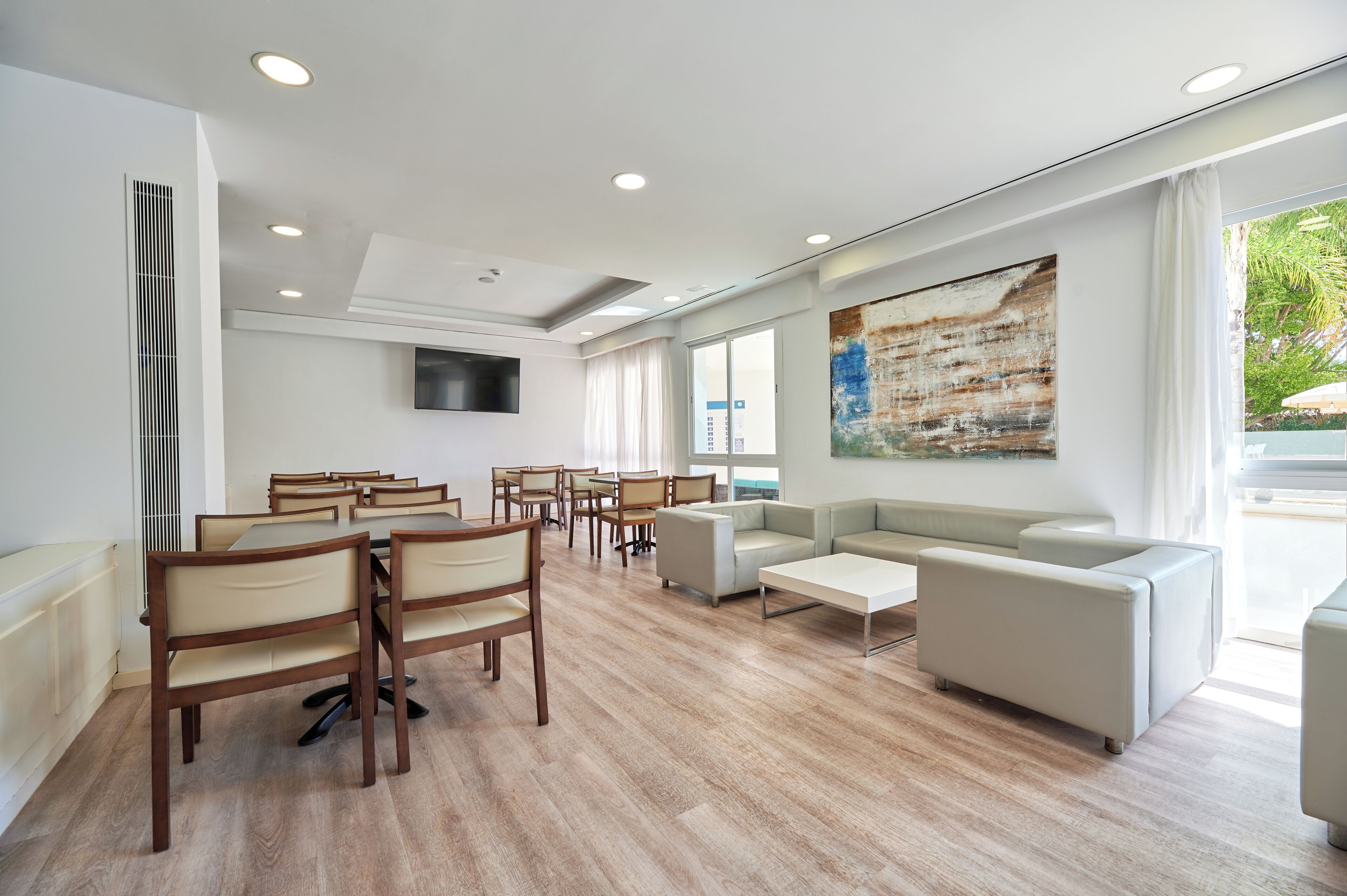 Photo - AluaSun Continental Park Hotel & Apartments