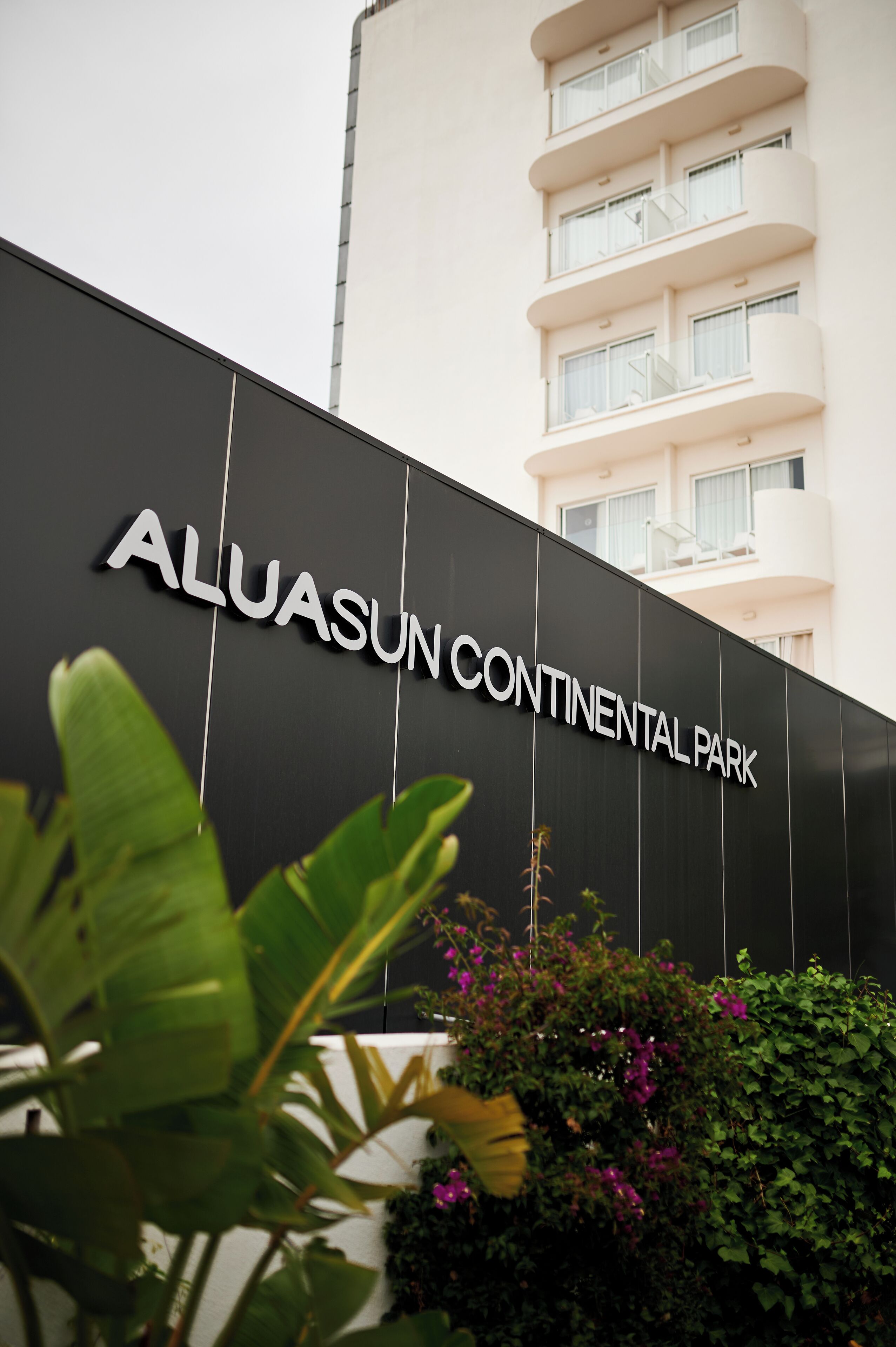 Photo - AluaSun Continental Park Hotel & Apartments