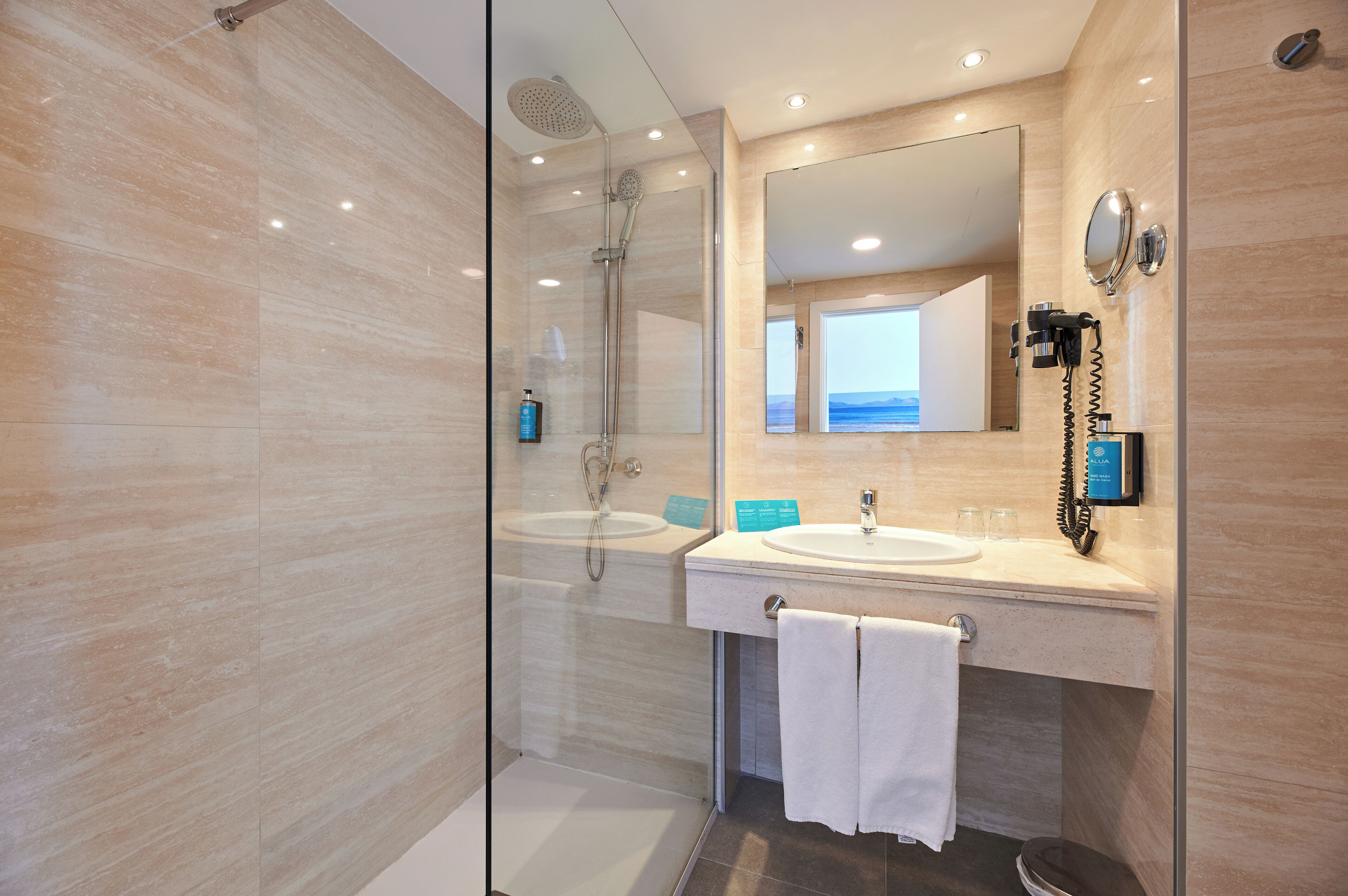 Photo - AluaSun Continental Park Hotel & Apartments