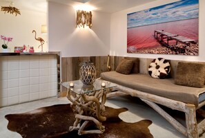 Salas de tratamiento para parejas, un sauna, una bañera de hidromasaje