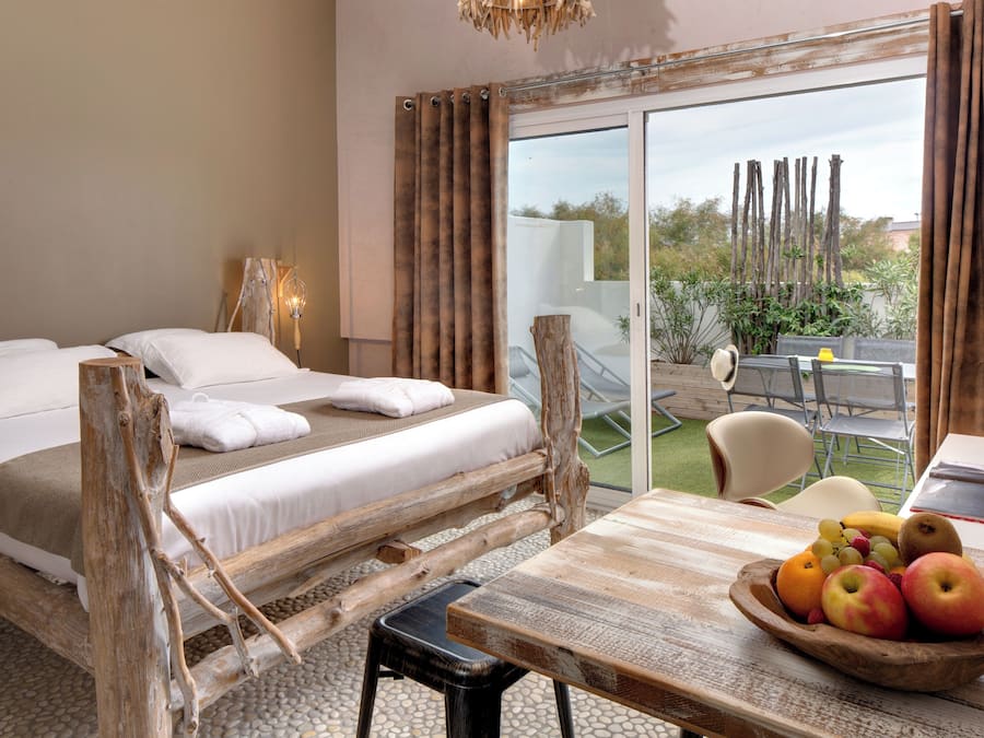 Family Room for 4 people | Premium bedding, minibar, in-room safe, desk