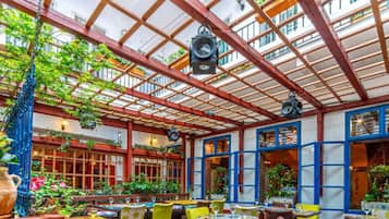 Aparcamiento sin asistencia (30 EUR por noche)