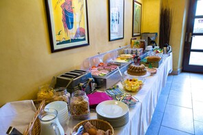 Termasuk sarapan bufet