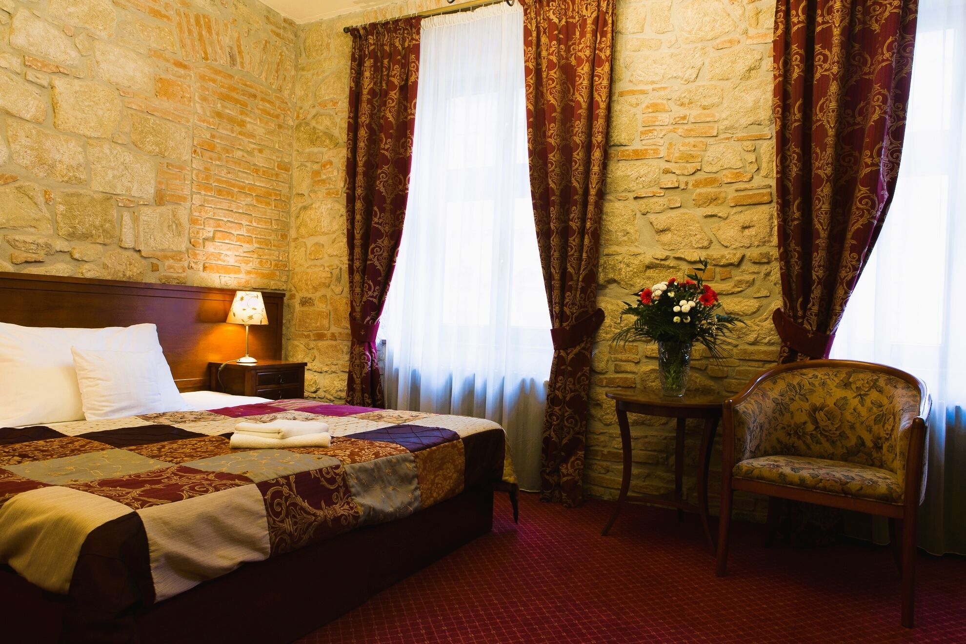 hypo-allergenic bedding, minibar, in-room safe, desk