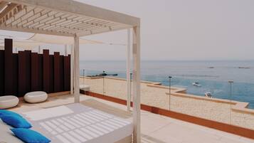 Penthouse, terras, uitzicht op zee | Terras