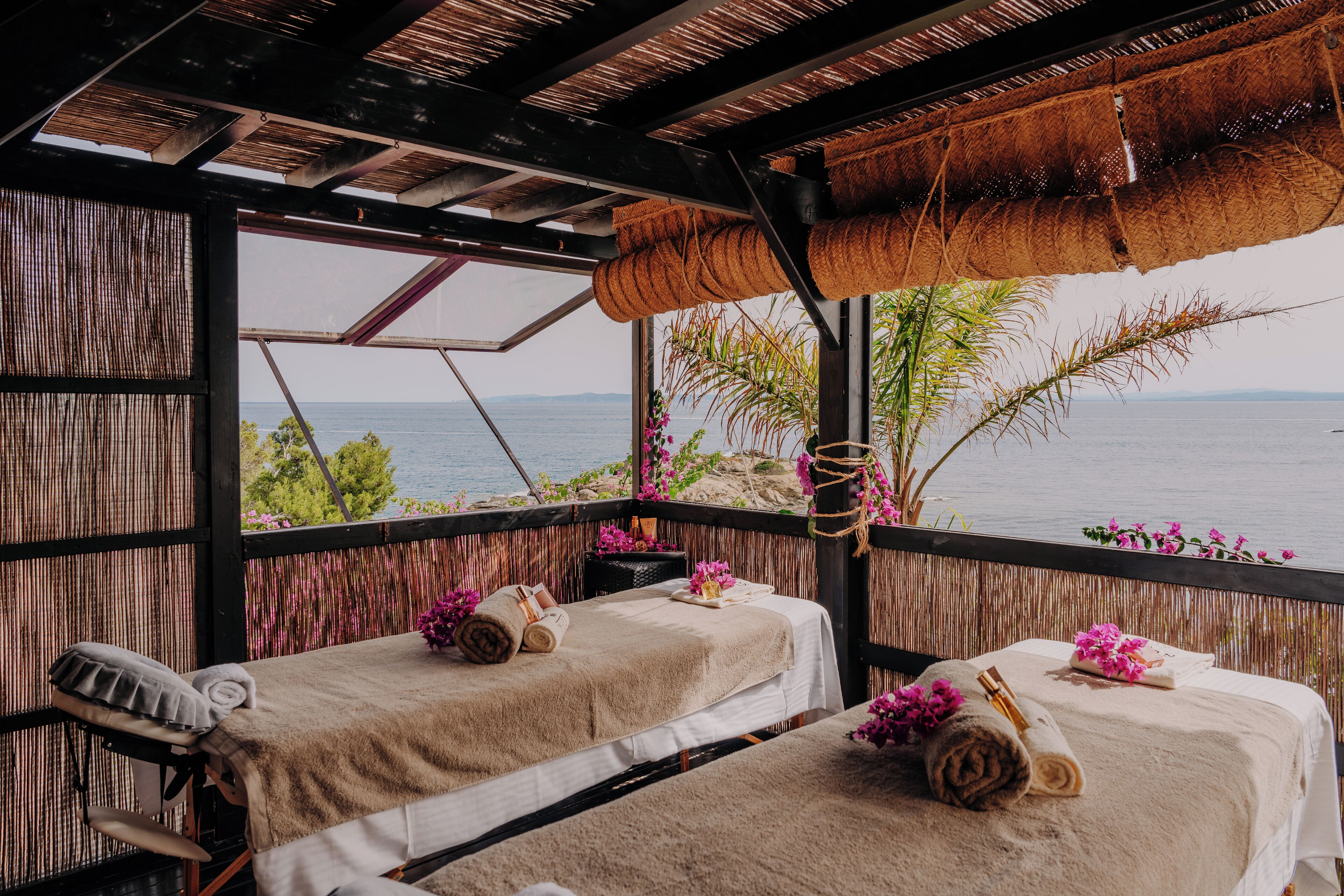 Sauna, hot tub, steam room, Turkish bath/hammam, body treatments