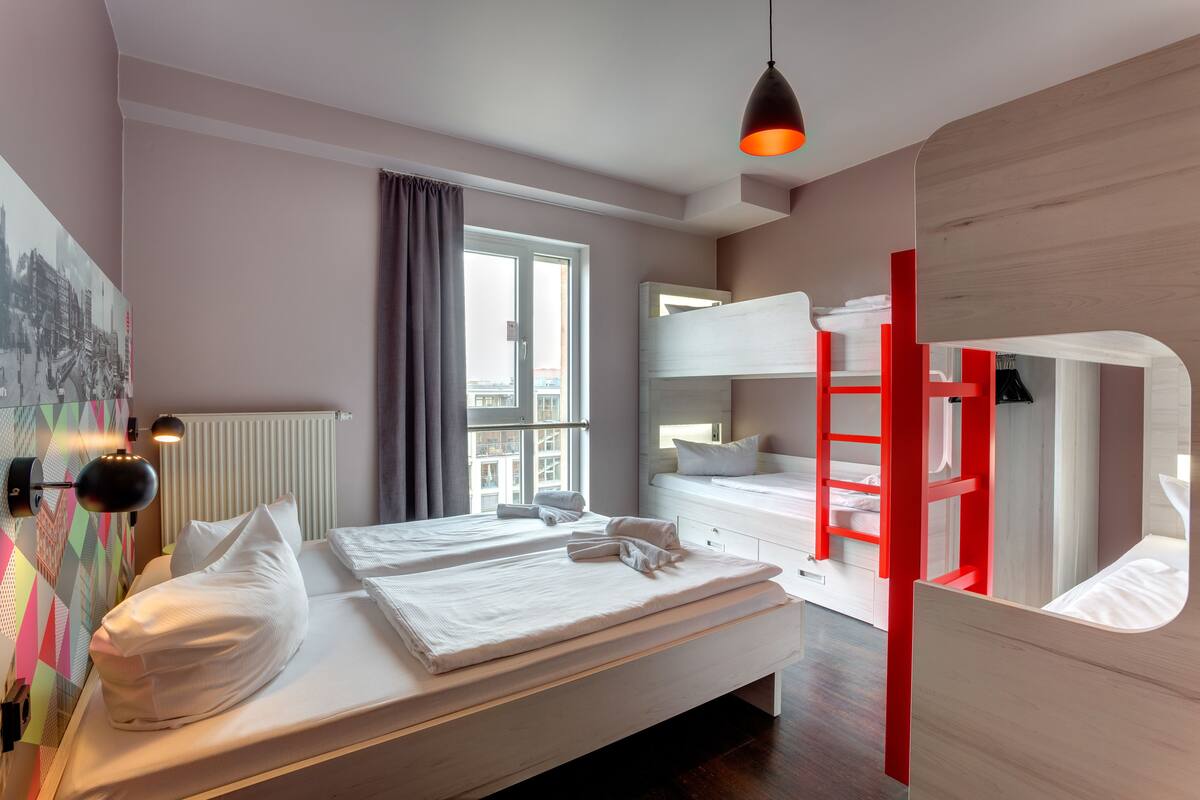 Coffres-forts dans les chambres, bureau, chambres insonorisées