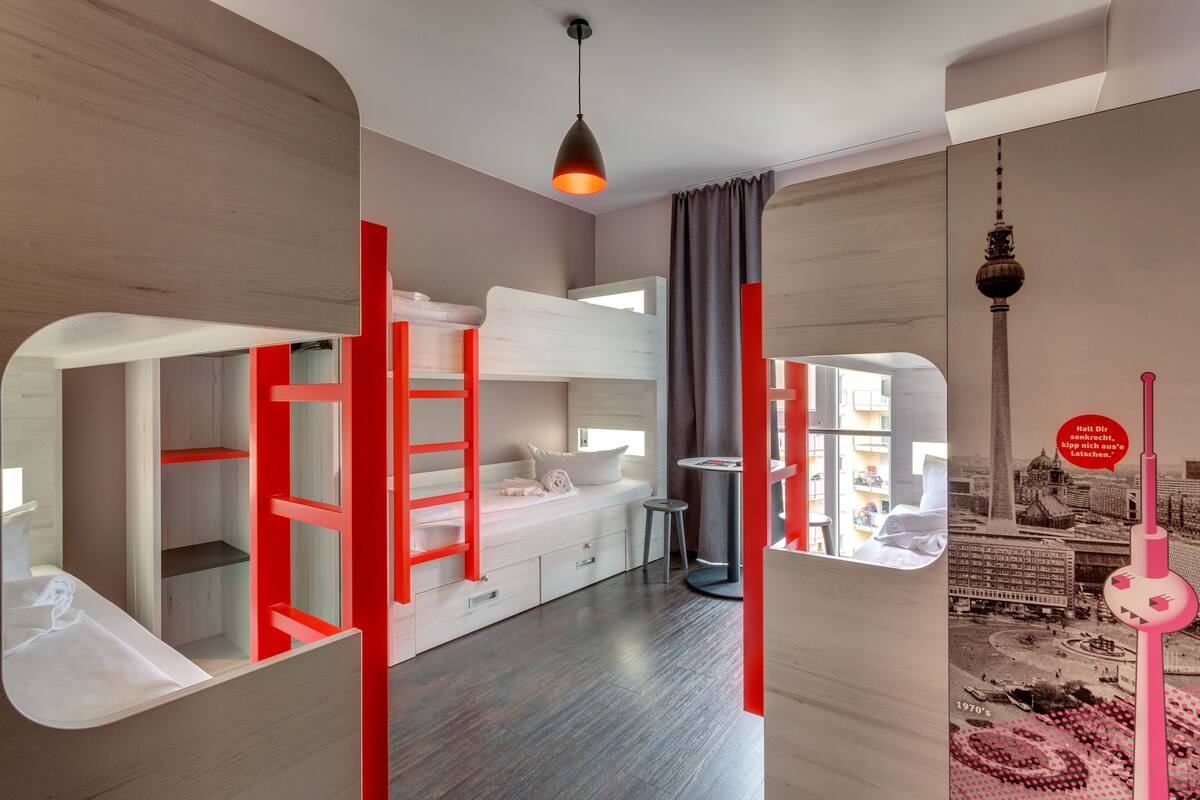 Coffres-forts dans les chambres, bureau, chambres insonorisées