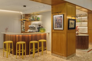 Bar (en el alojamiento)