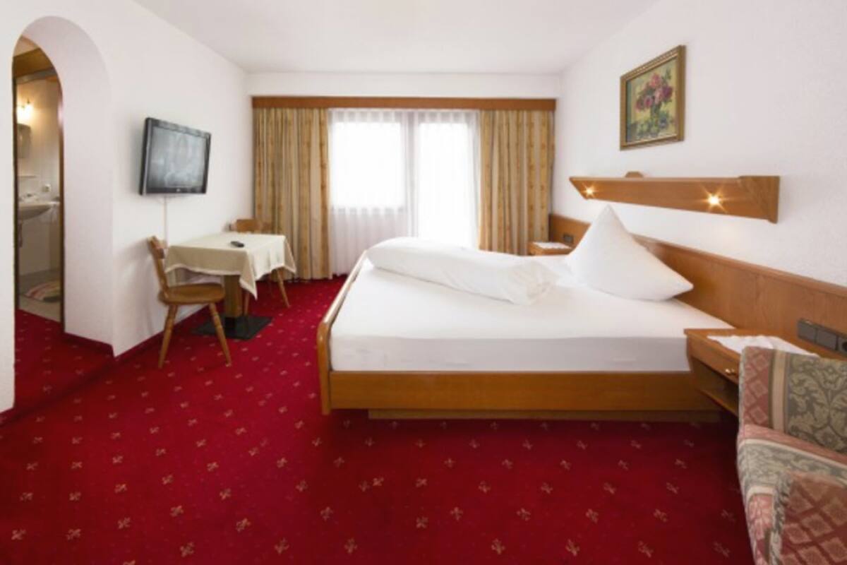 single room | desk, free rollaway beds, free wifi