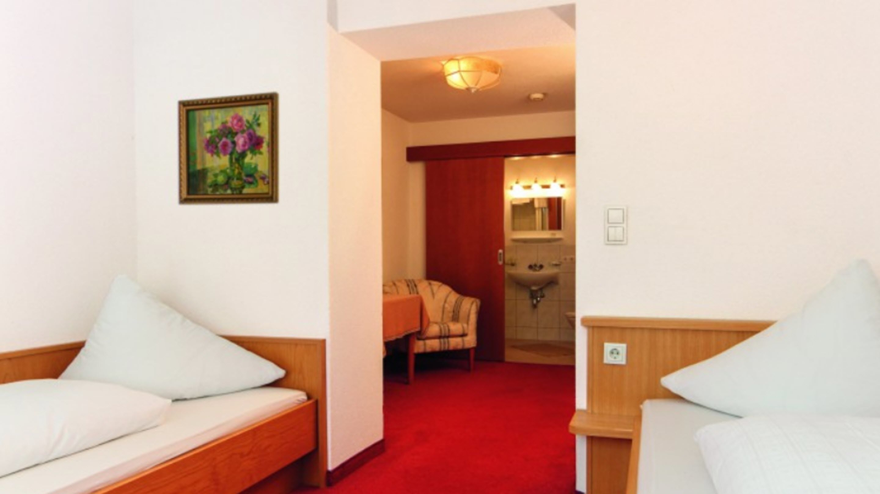 single room | desk, free rollaway beds, free wifi