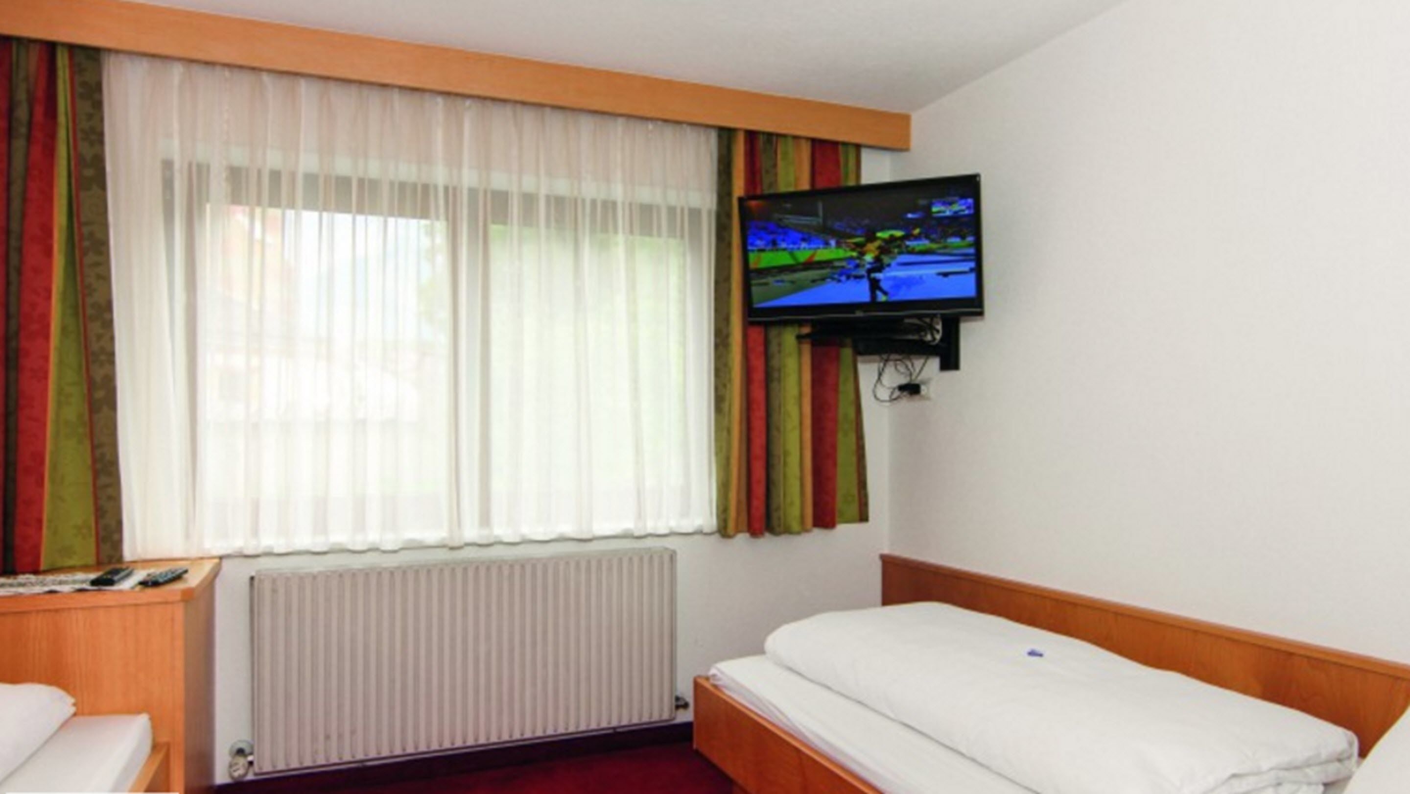 single room | desk, free rollaway beds, free wifi