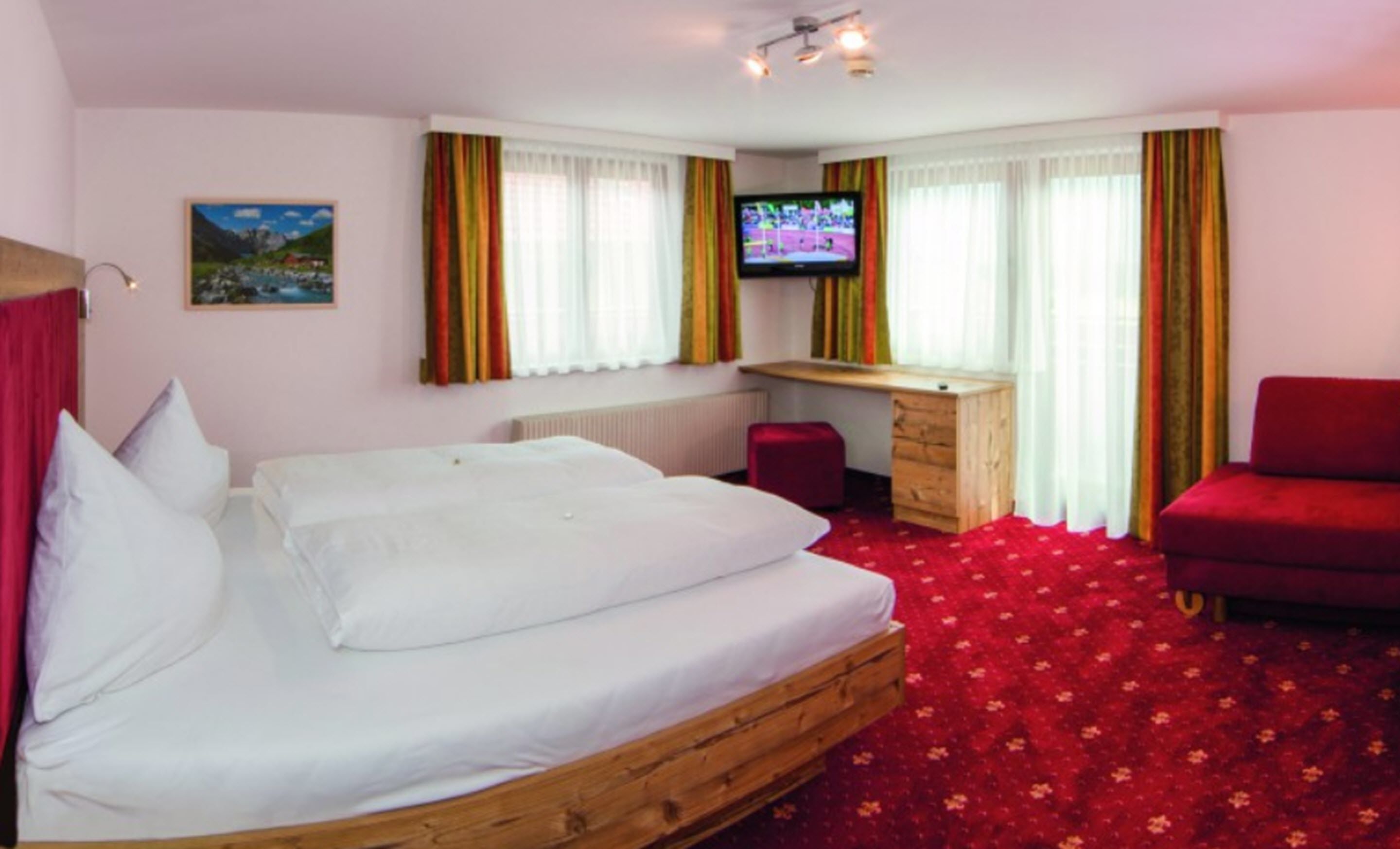 triple room | desk, free rollaway beds, free wifi