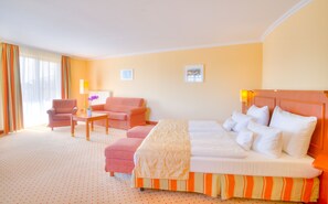 防敏寢具、迷你吧、房內夾萬、書桌