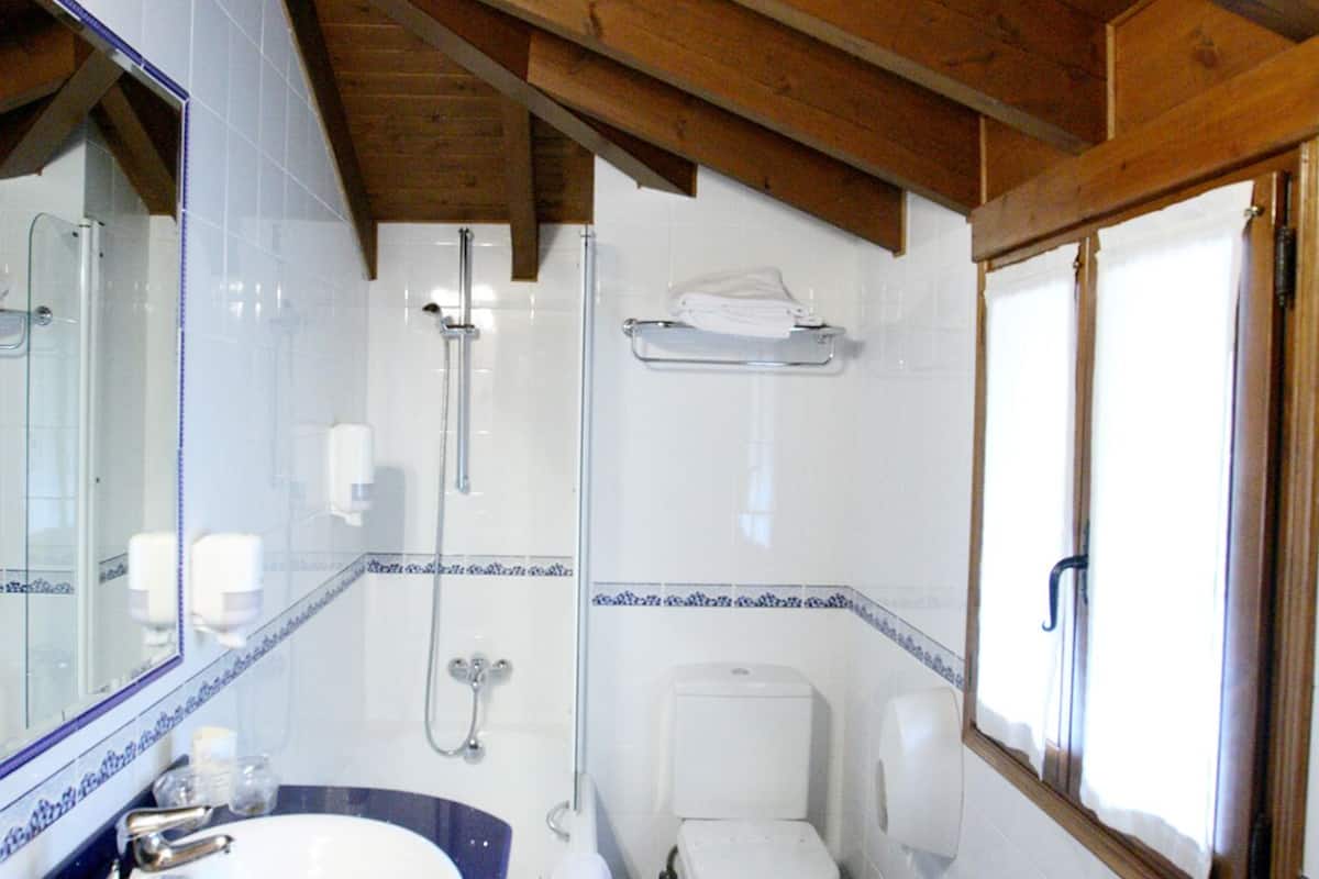 double room single use | bathroom | bathtub, jetted bath, free toiletries, hair dryer