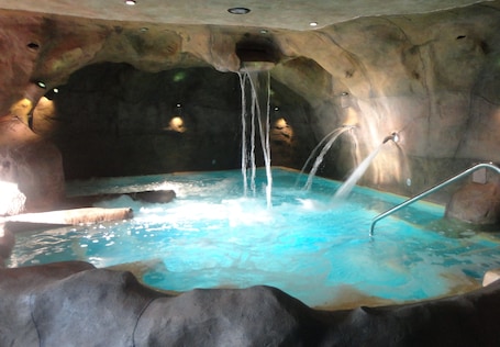 Sauna, hot tub, steam room, Turkish bath, body treatments. El Cercado Complejo Rural