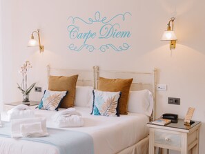 Literie hypoallergénique, couette en duvet d'oie, minibar