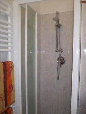 Bathroom shower - Elicrim (Santo Stefano di Magra)
