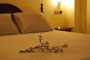 Double Room, Terrace | Down comforters, minibar, individually furnished, desk - La Encina Centenaria (Monachil)