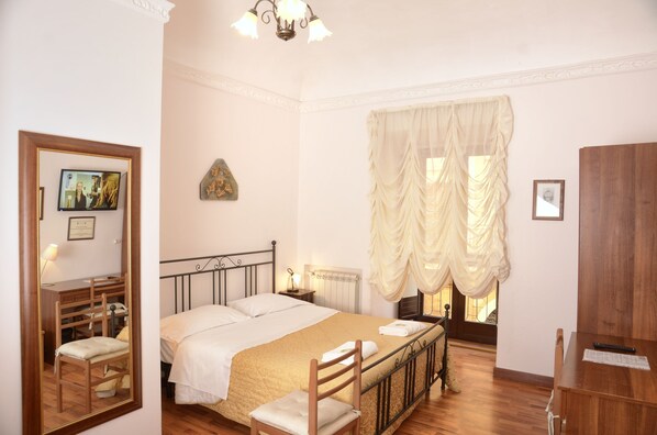 Desk, cribs/infant beds, rollaway beds