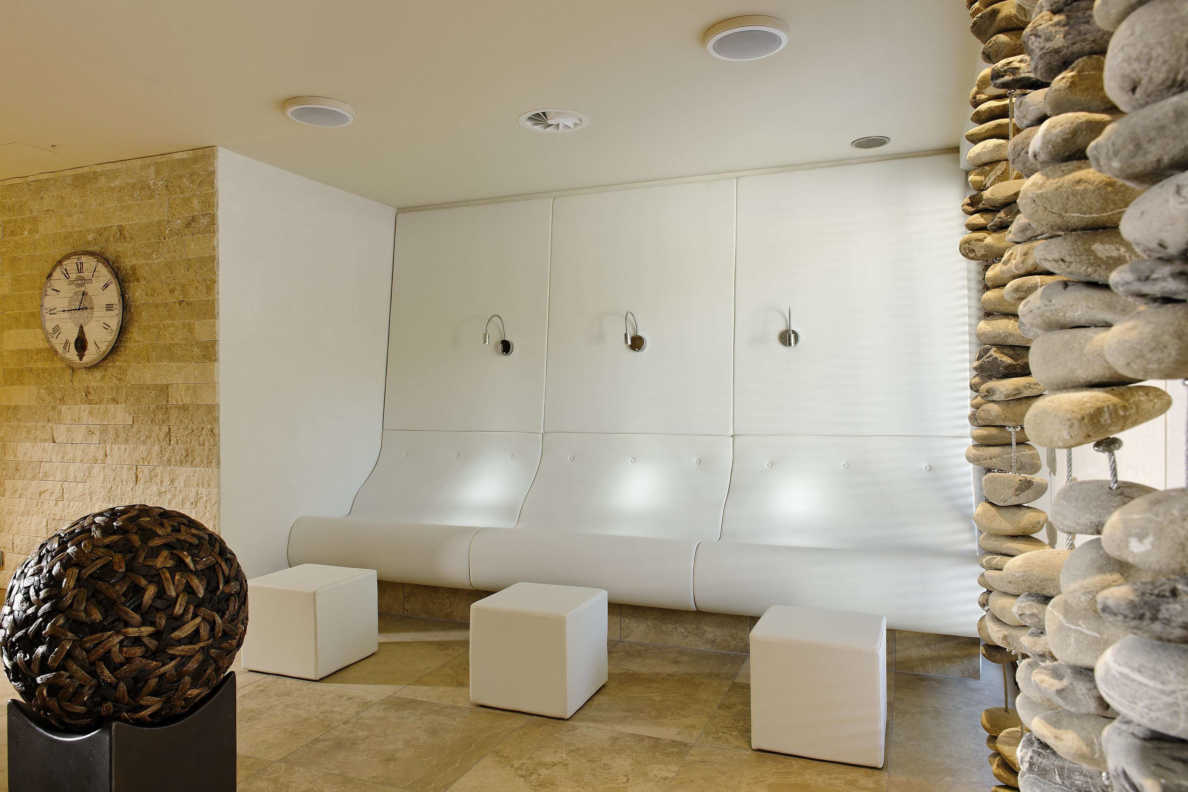 sauna, hot tub, steam room, body treatments, hot stone massages