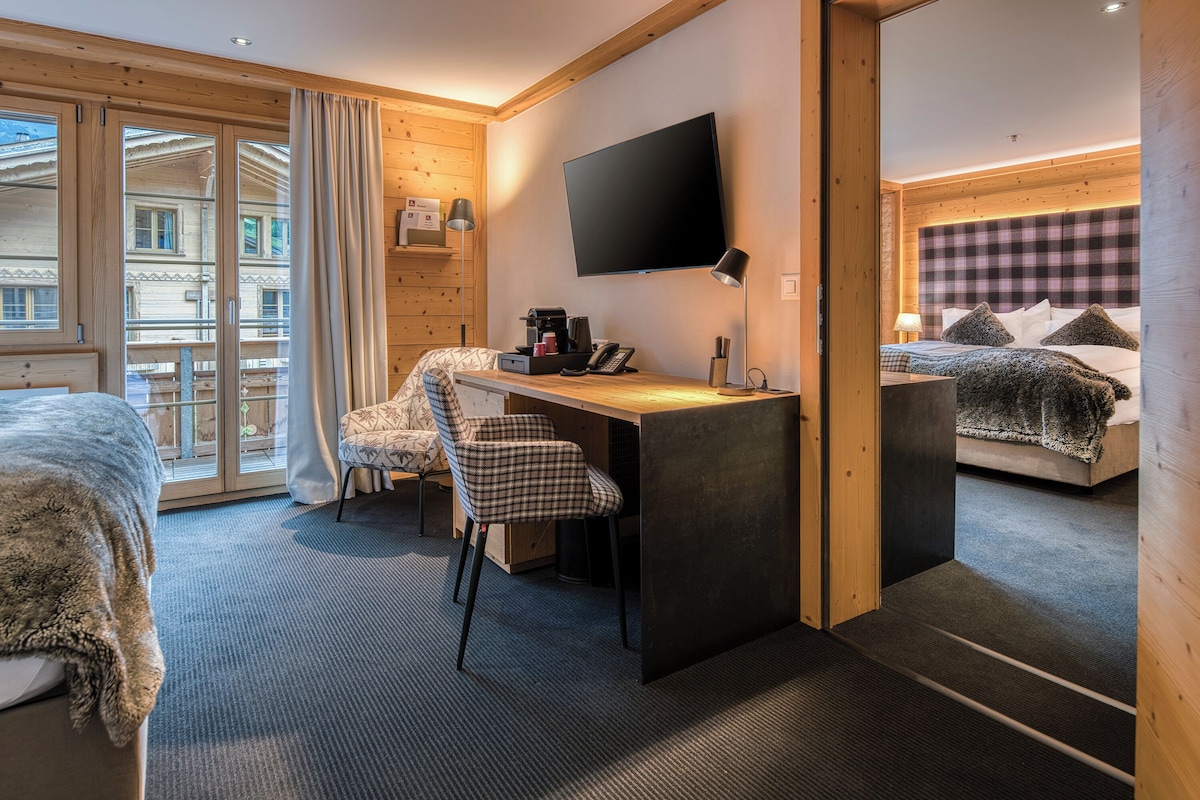 2 Zimmer mit Verbindungstüre ( 2 Alpin-Chic with connecting door) | Ropa de cama de alta calidad, camas con pillow-top y minibar