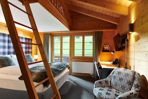 1 bedroom, premium bedding, pillow-top beds, minibar