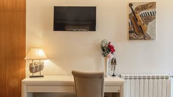 Apartemen, 1 kamar tidur, dapur kecil | Minibar dan didekorasi berbeda-beda