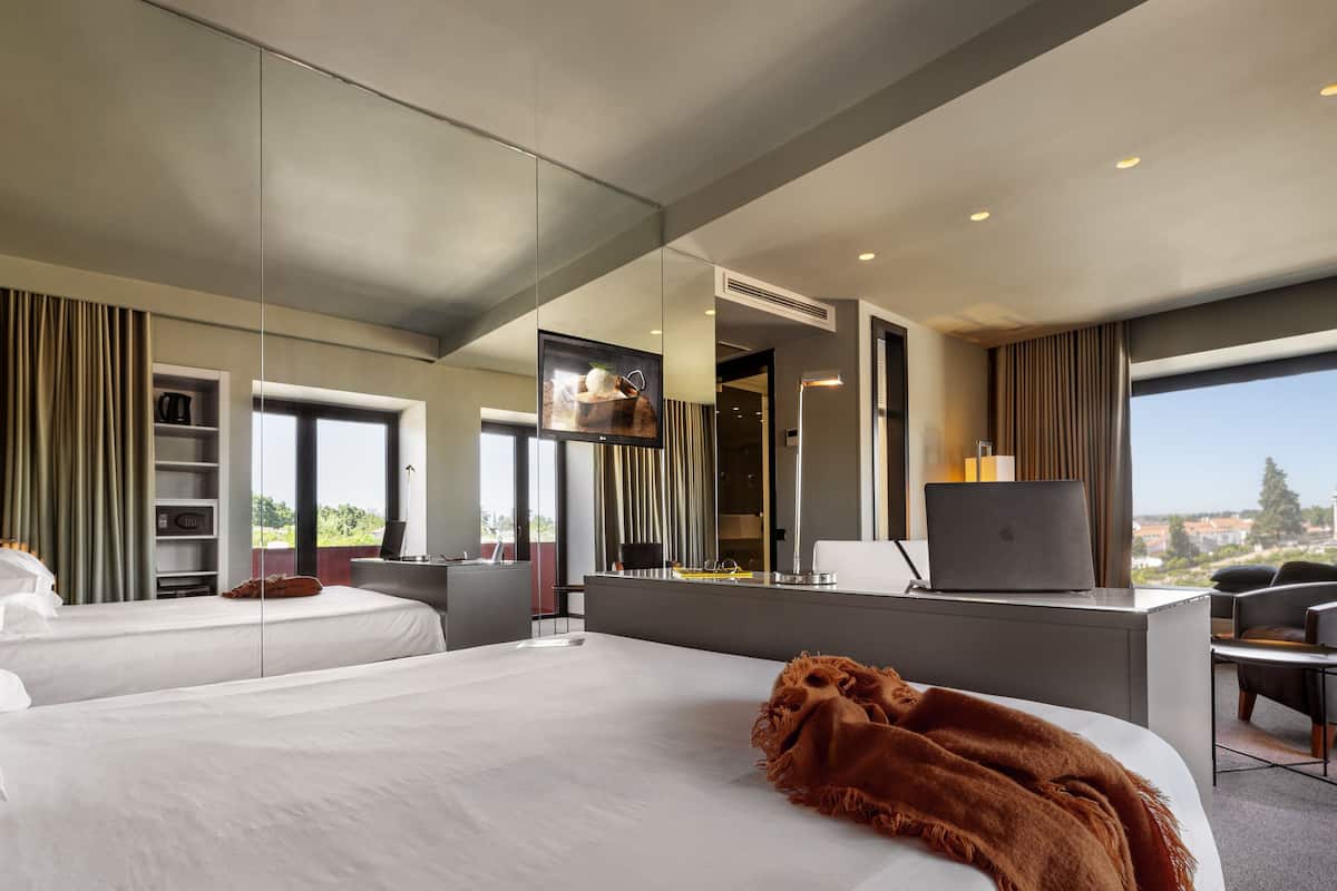 premium bedding, minibar, in-room safe, desk