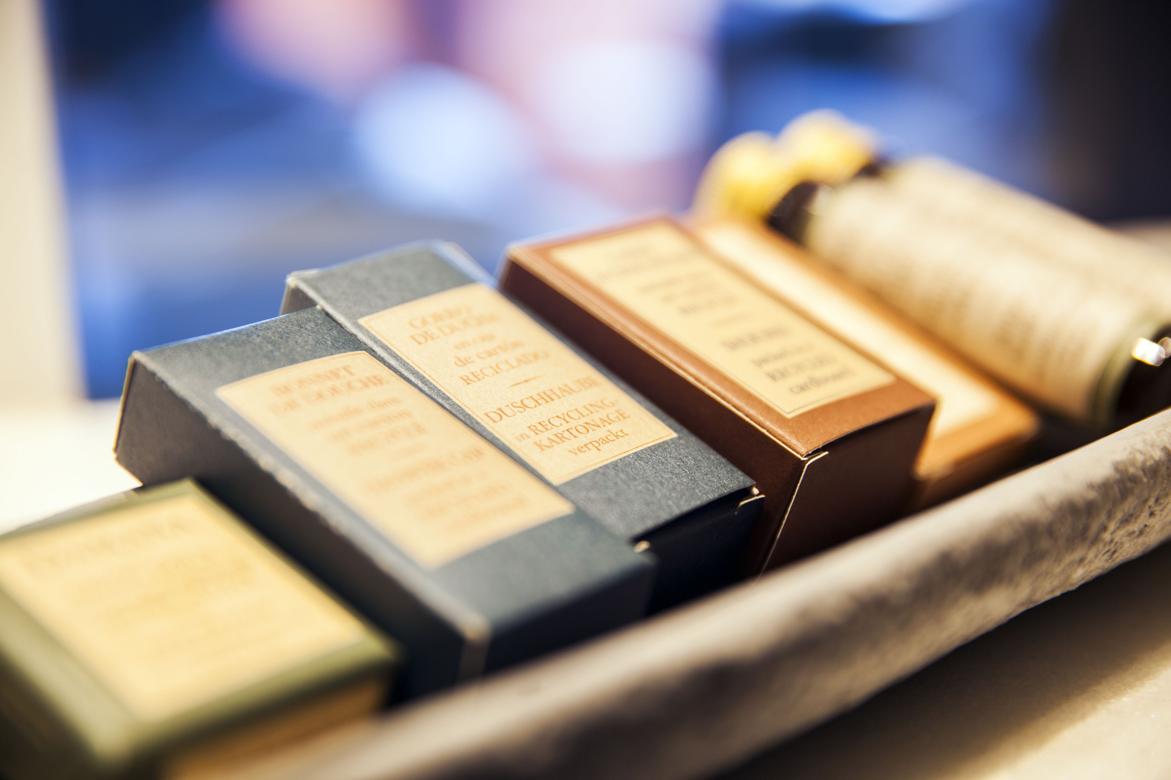 shower, rainfall showerhead, free toiletries, hair dryer