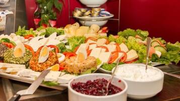 Desayuno buffet (EUR 12 por persona)