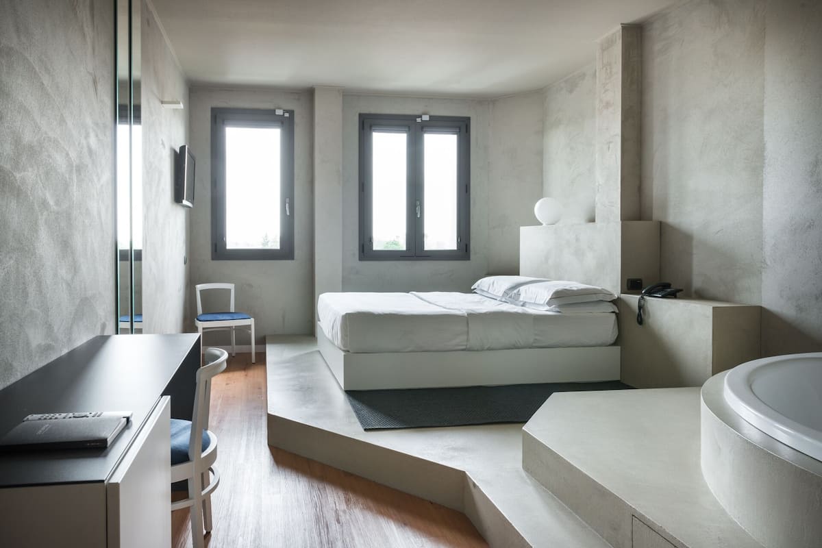 1 bedroom, minibar, in-room safe, desk