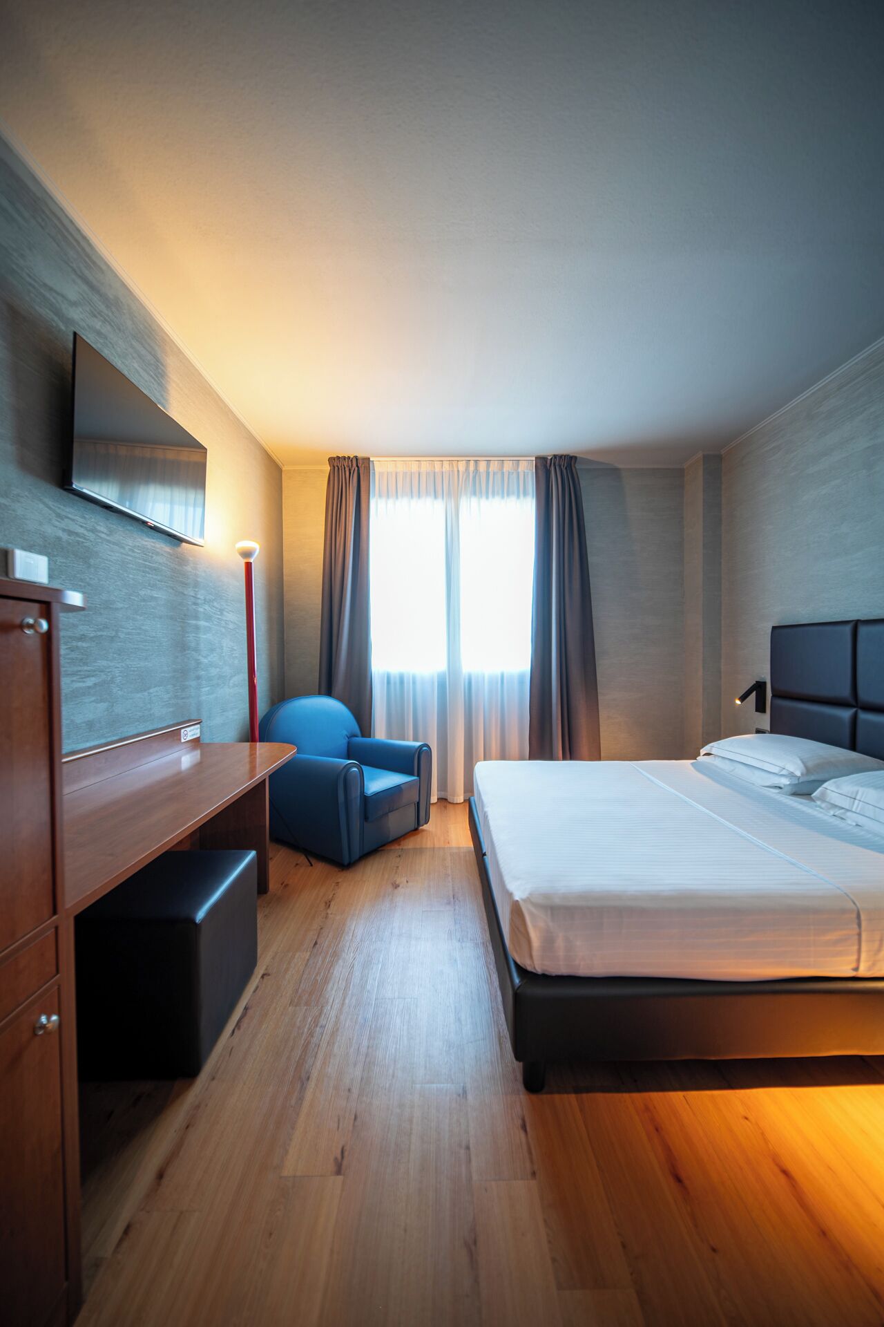 Comfort Double Room, 1 Double Bed | Minibar, in-room safe, desk, blackout drapes