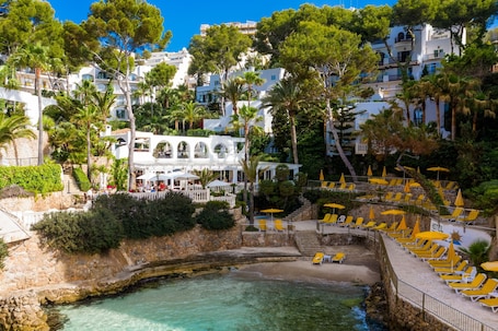 Deque. Hotel Bon Sol Resort & Spa