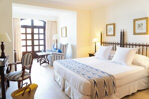 Junior Suite, Balcony | Premium bedding, pillow-top beds, minibar, in-room safe - Hotel Bon Sol Resort & Spa (Calvia)