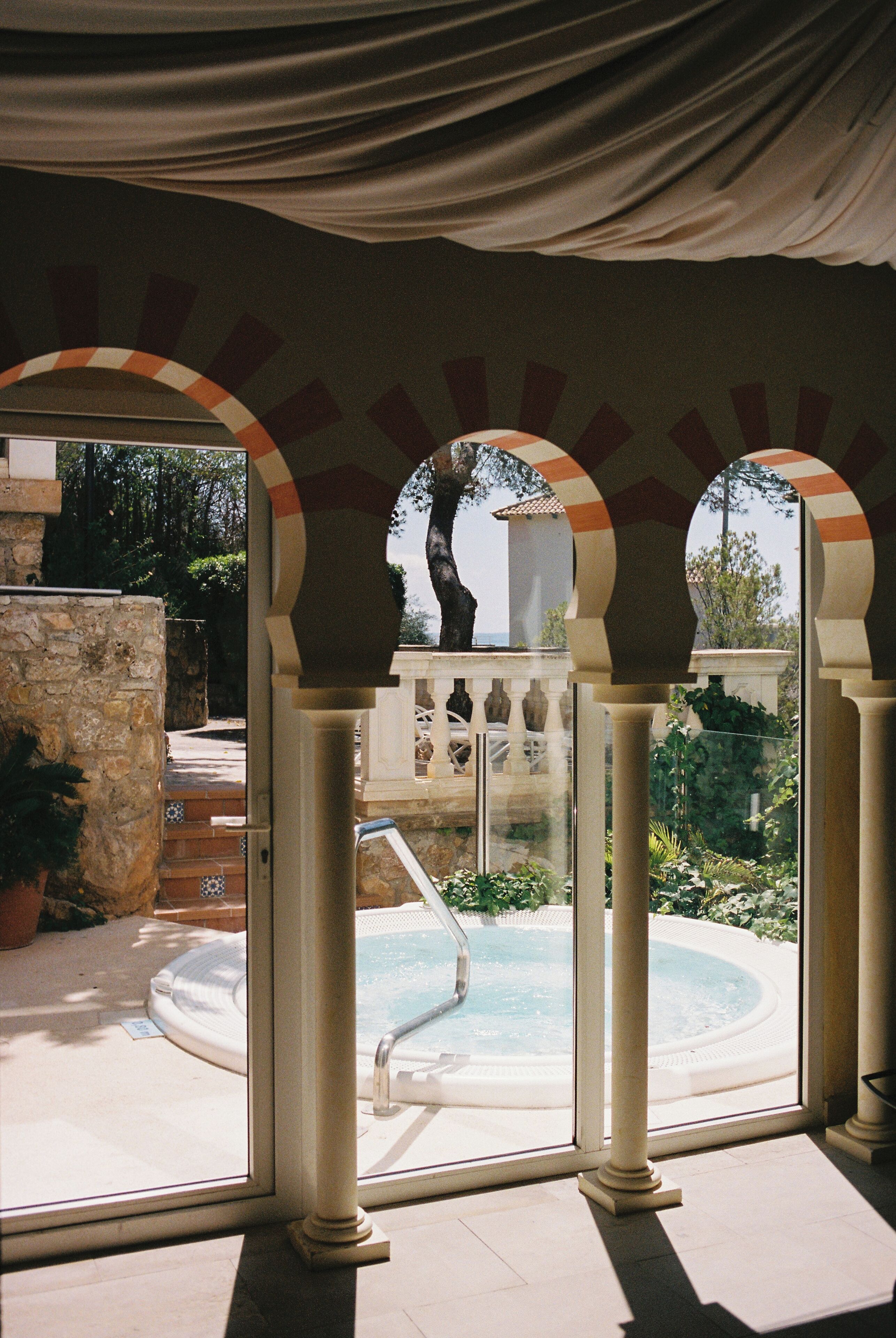 couples treatment room(s), sauna, hot tub, turkish bath/hammam