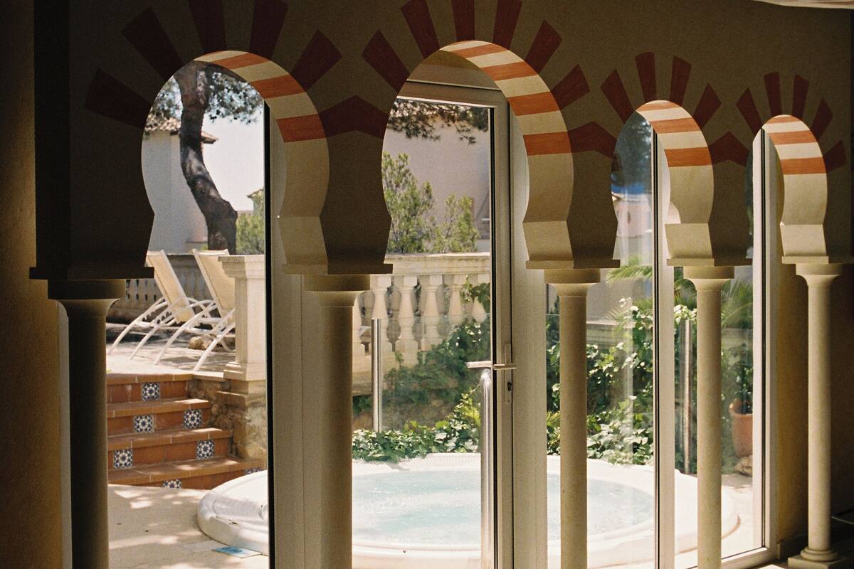 couples treatment room(s), sauna, hot tub, turkish bath/hammam