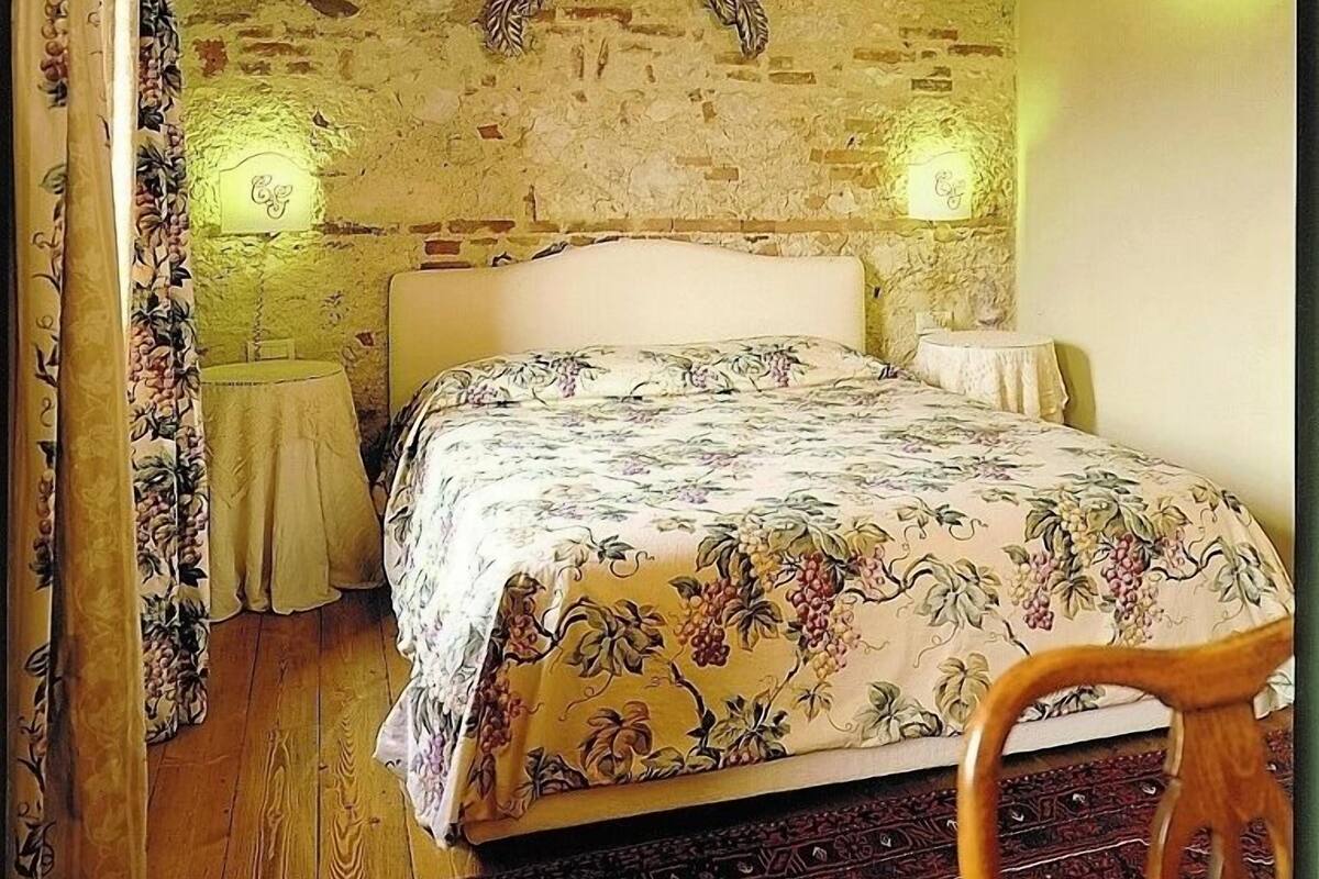 standard double room | egyptian cotton sheets, select comfort beds, minibar, in-room safe