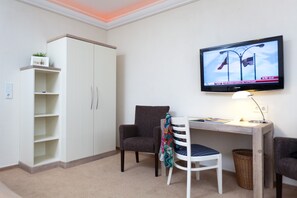 Comfort dubbelrum | Allergitestade sängkläder, Tempur-Pedic-madrasser och skrivbord