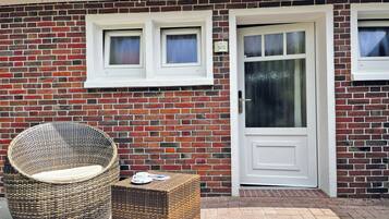 Basic-Apartment | Allergikerbettwaren, Tempur-Pedic-Betten, Schreibtisch