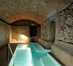 Sauna, Turkish bath, body treatments, hydrotherapy, hot stone massages