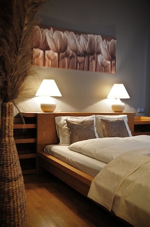Studio Suite | Individually decorated, individually furnished, iron/ironing board - La Gioia Modern Designed Studios (Kraków)