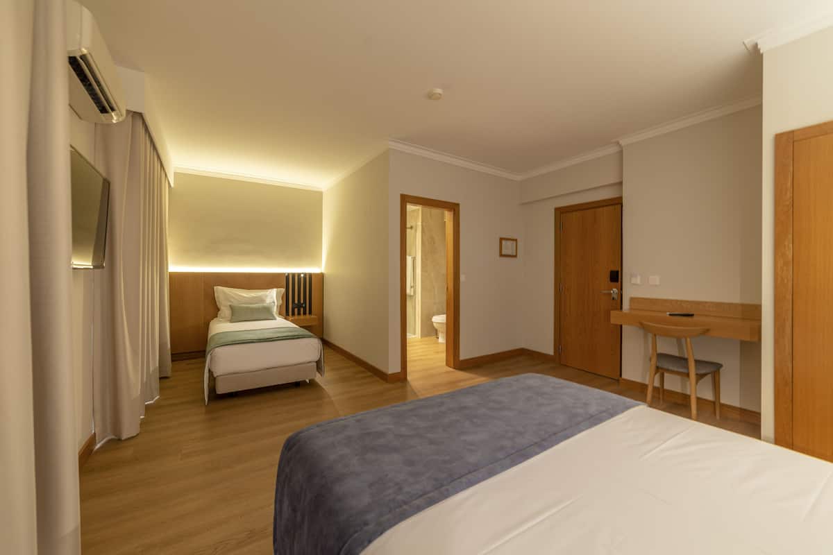 Superior Double Room, Multiple Beds, Non Smoking | Desk, laptop workspace, soundproofing, free WiFi