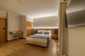 Superior Double Room, Multiple Beds, Non Smoking | Desk, laptop workspace, soundproofing, free WiFi - Santa Eufémia Covilhã Hotel (Covilhã)